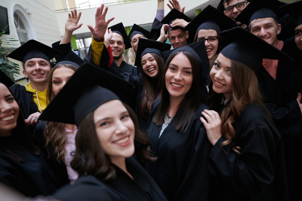 istudents-happy-international-students